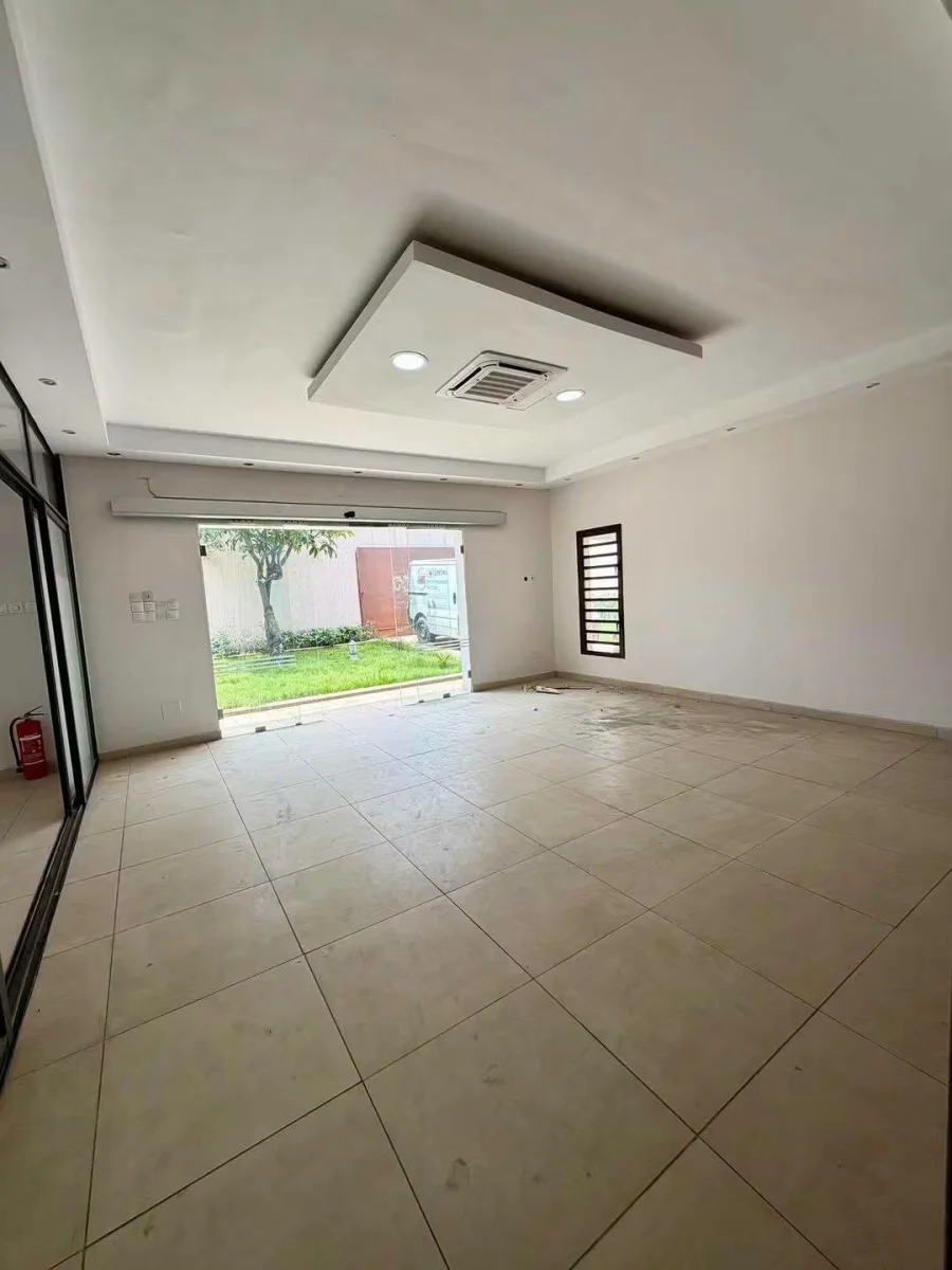 Villa 8 pièces avec piscine à Deux-Plateaux Sococé