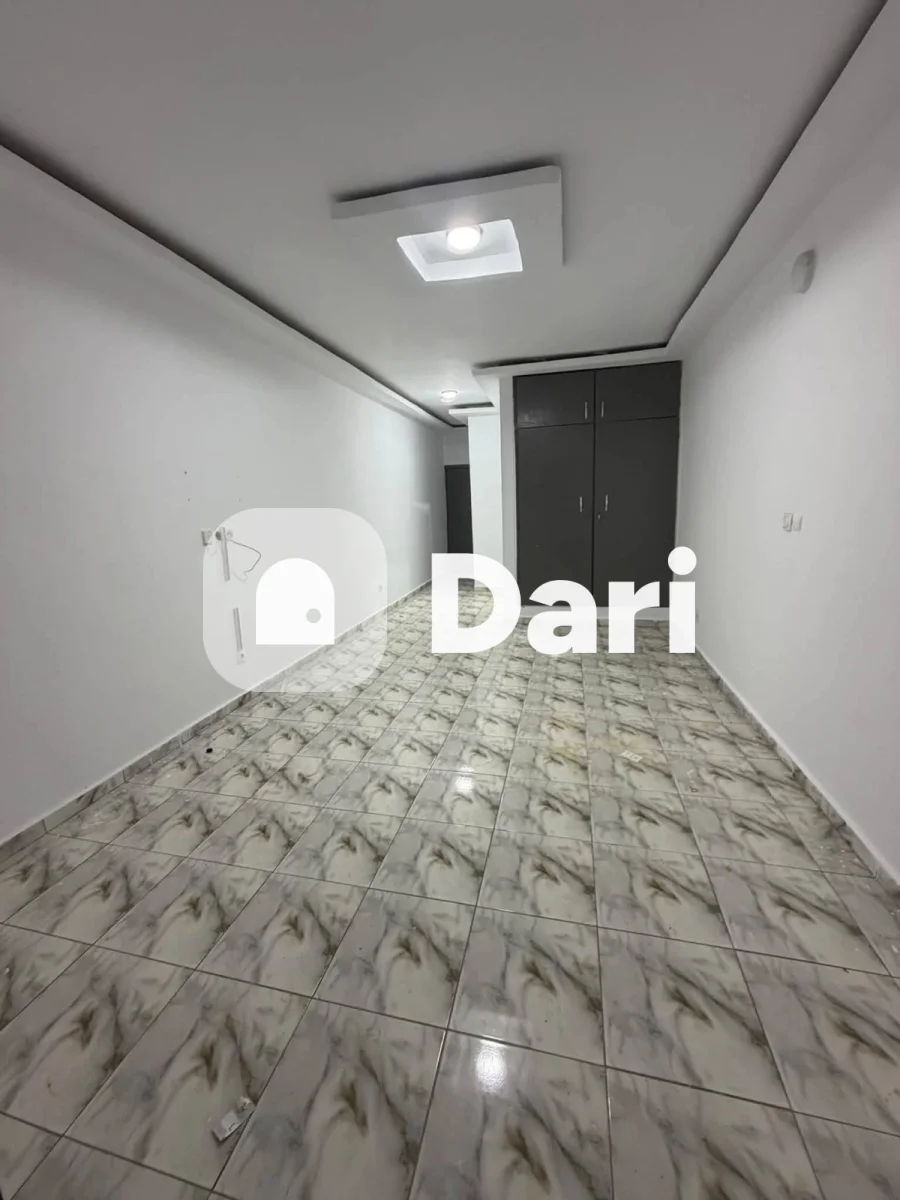 Studio meublé au 1er étage à Angré Djorogobiité — photo 2