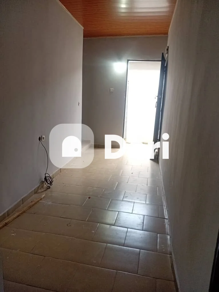 Studio meublé à Cocody Abatta Village — photo 1