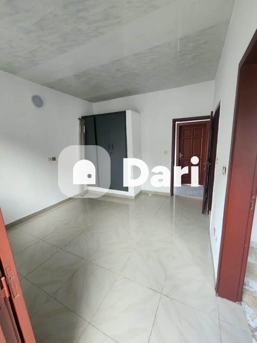 Studio meublé avec balcon à Riviera 4 Cité Verdoyante — photo 3