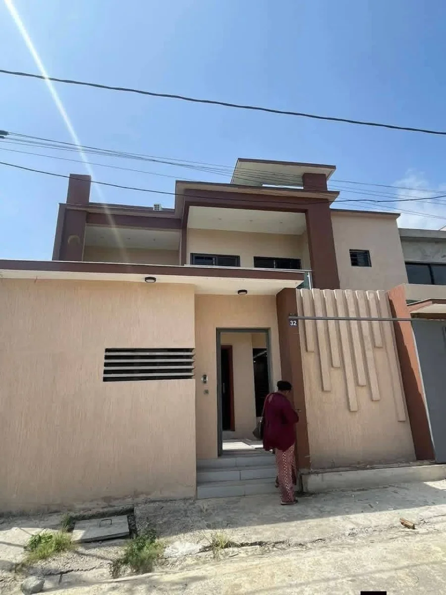 Triplex 10 pièces à Cocody Riviera Faya