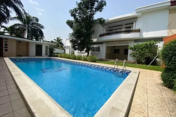 Villa duplex 8 pièces avec piscine à Deux-Plateaux Vallon
