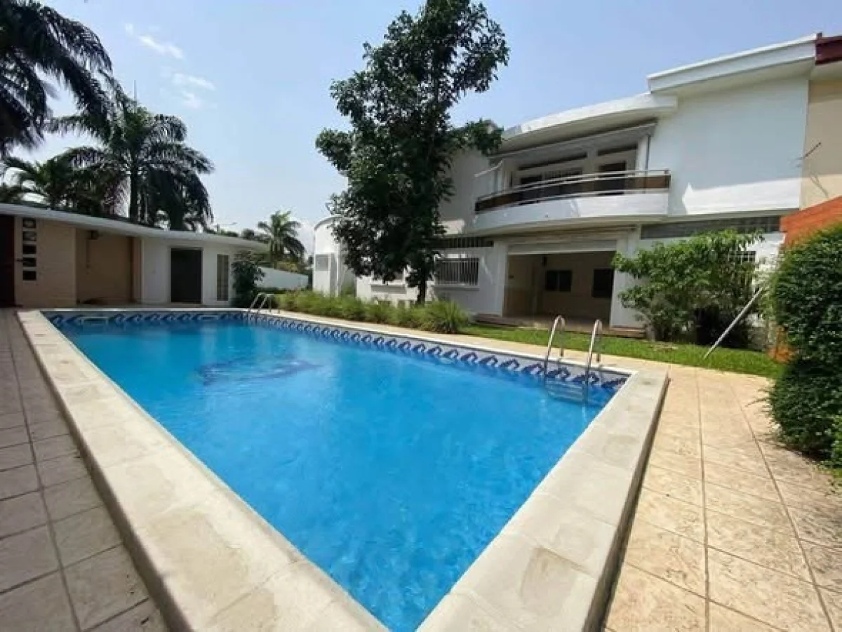 Villa duplex 8 pièces avec piscine à Deux-Plateaux Vallon