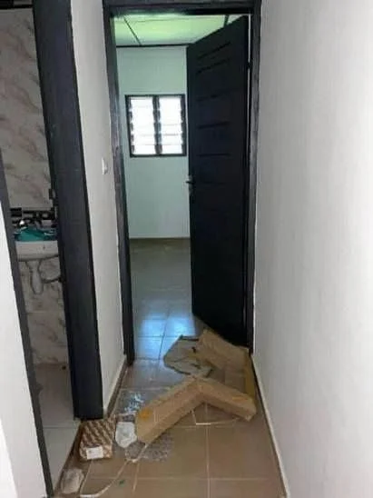 Chambre salon à Bingerville route Adjamé