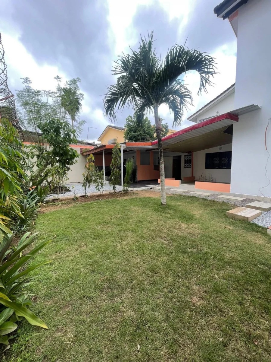 Villa duplex 5 pièces à Cocody Angré 8e tranche