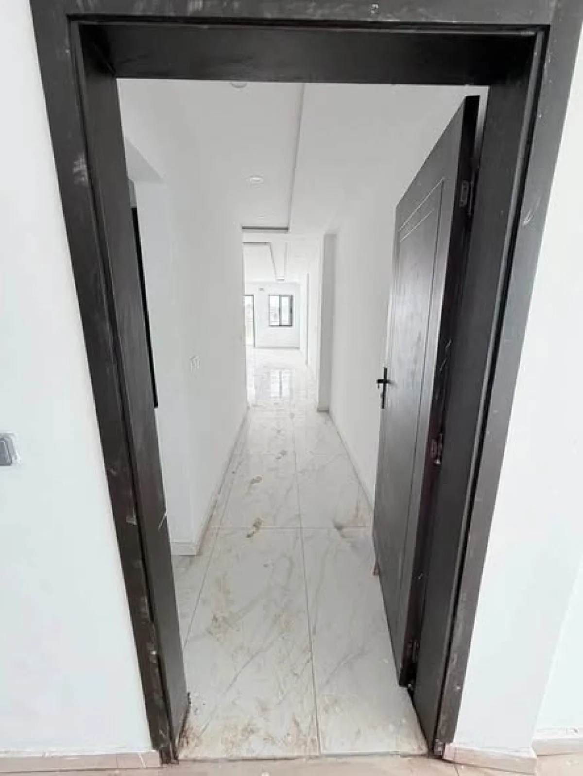 Appartement 3 pièces neuf à Bingerville