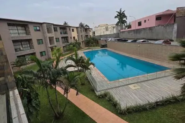 Appartement 4 pièces avec piscine et jardin à Deux-Plateaux
