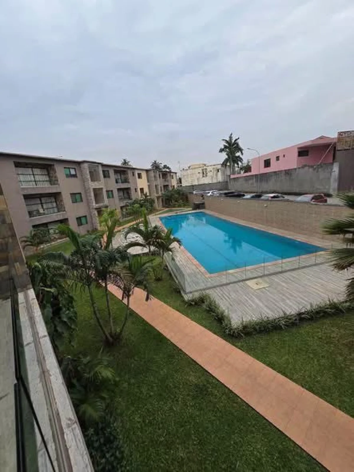 Appartement 4 pièces avec piscine et jardin à Deux-Plateaux