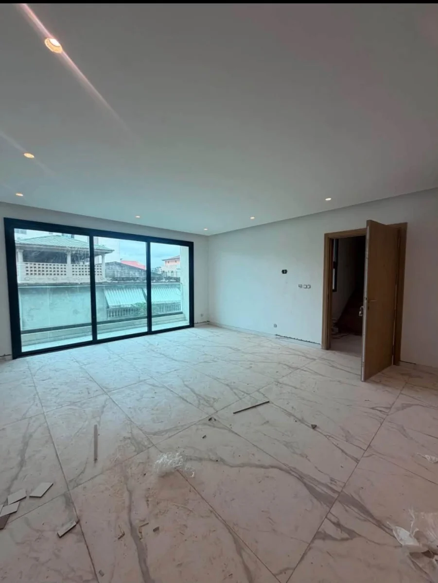 Appartement 2 pièces haut standing à Riviera 4 M'Badon