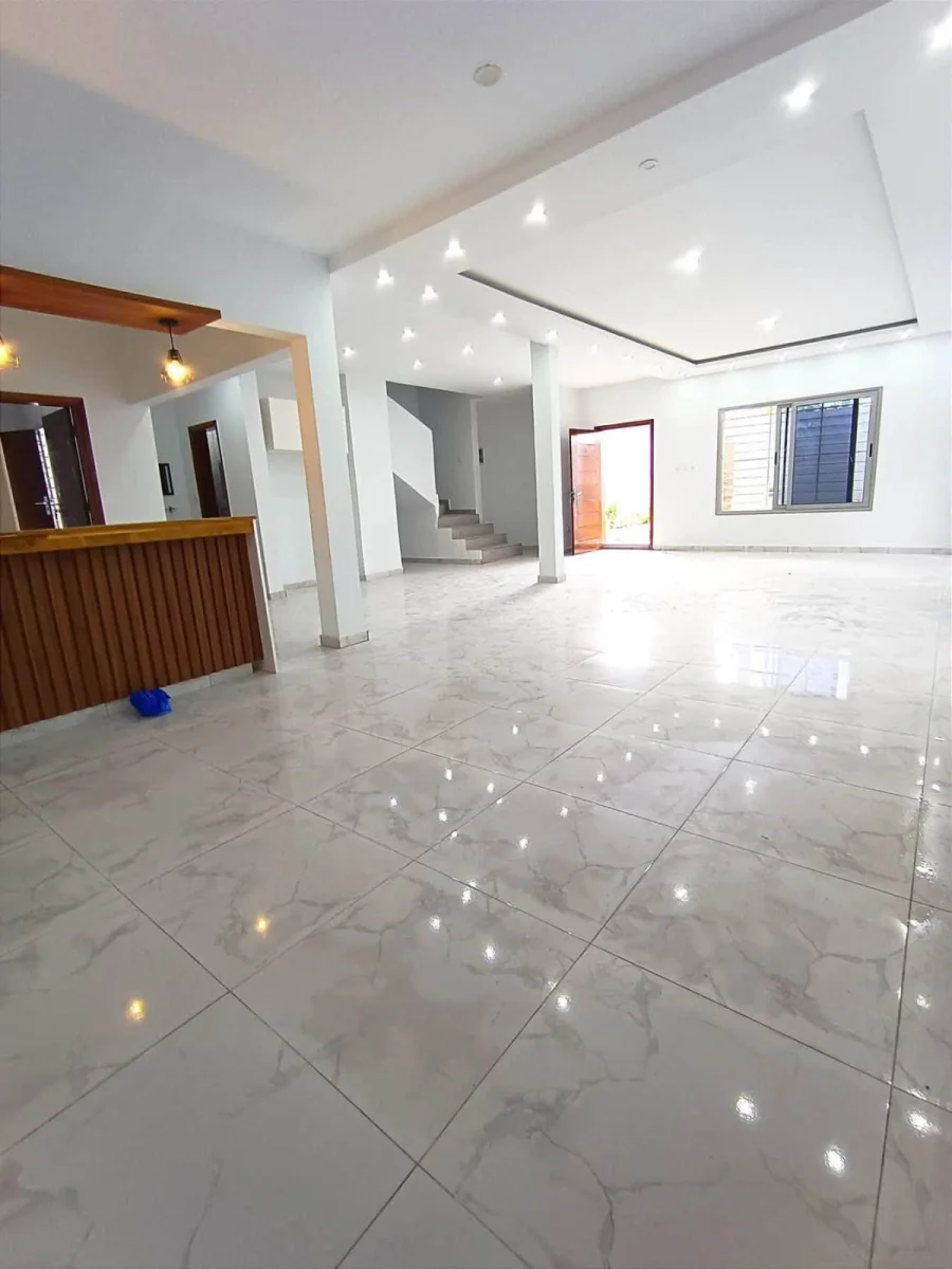 Villa duplex 4 pièces à Fékesséh, Cité Promogim