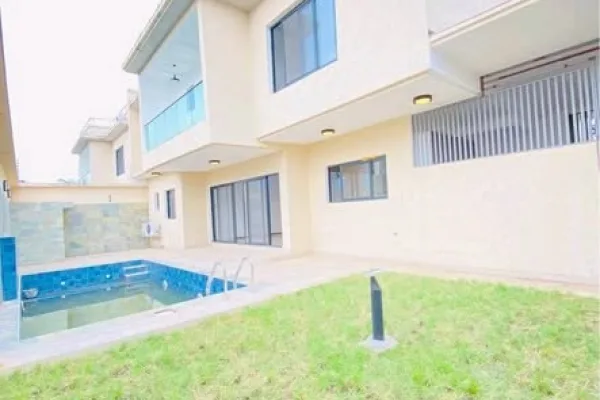 Duplex 8 pièces avec piscine à Bingerville