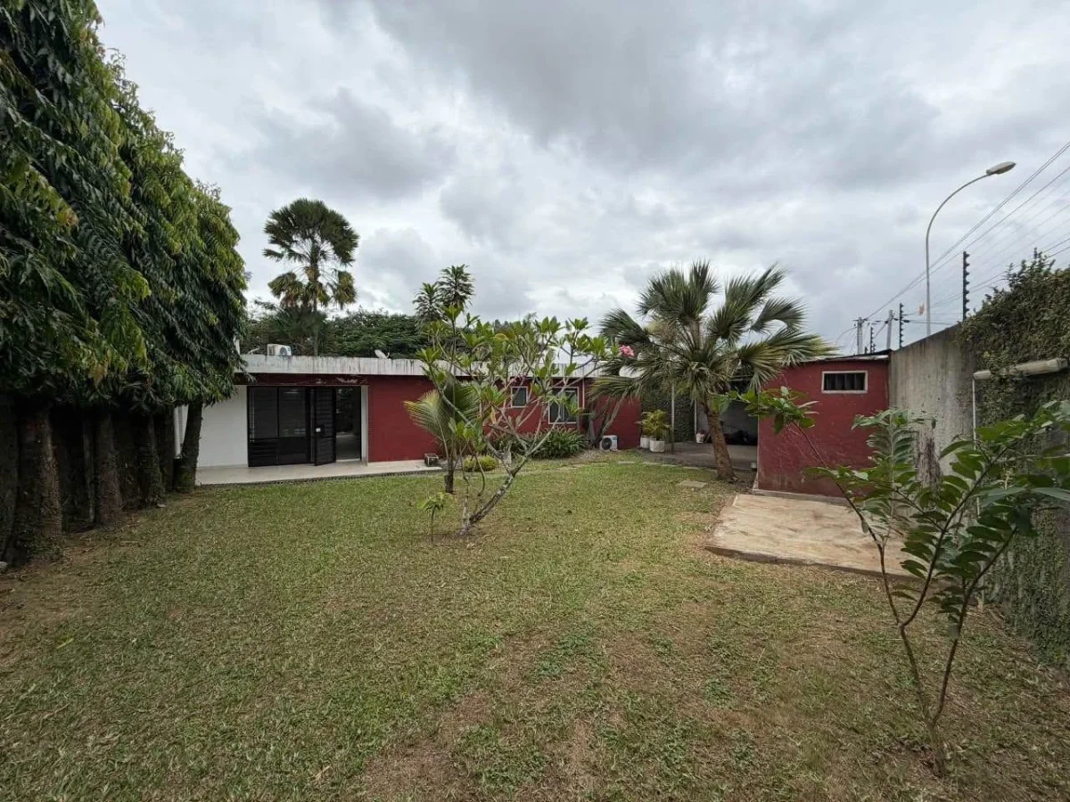 Villa 3 chambres avec jardin à Riviera 3, Cocody