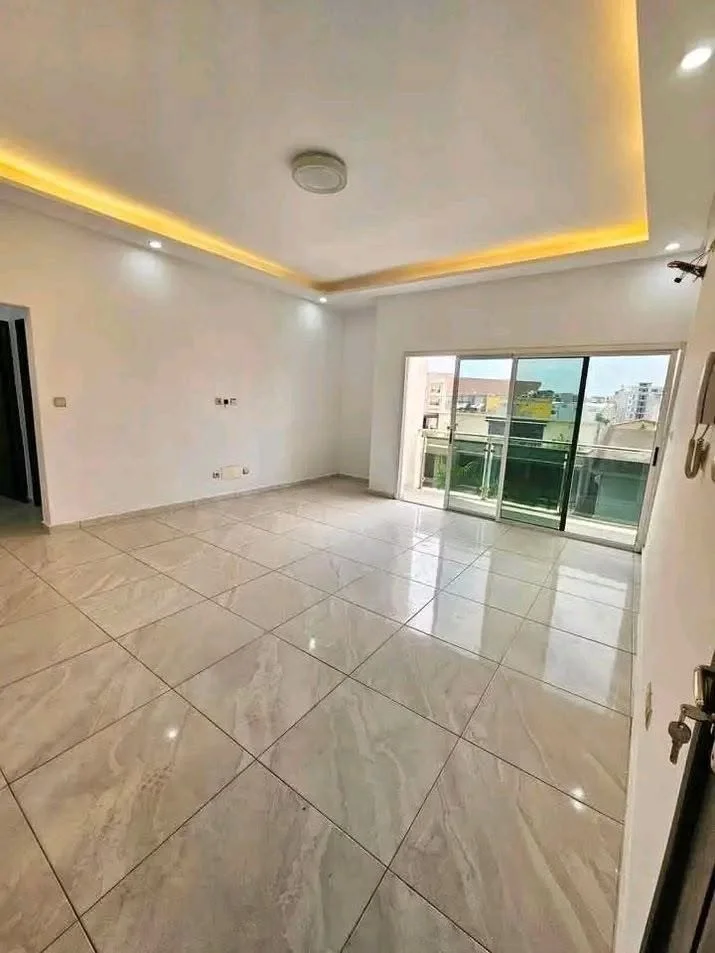 Appartement 3 pièces à Cocody Riviera Palmeraie