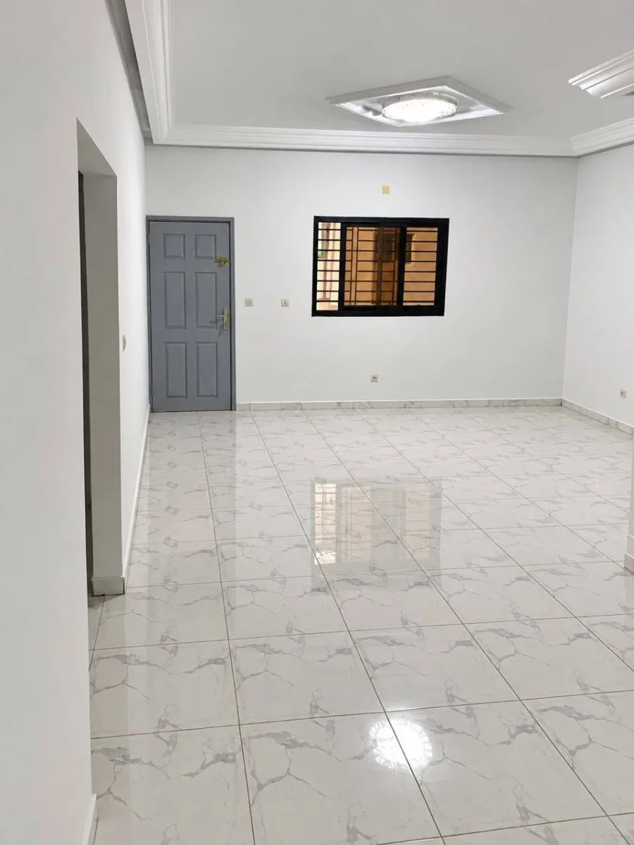 Appartement 3 pièces moderne à Abatta Mondiale Béton