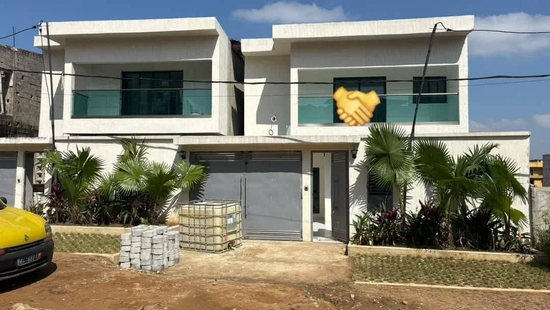 Villa triplex 9 pièces à Cocody Riviera St Viateur