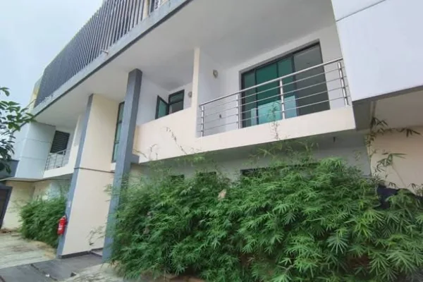 Appartement 3 pièces haut standing à Riviera 4 M'Badon
